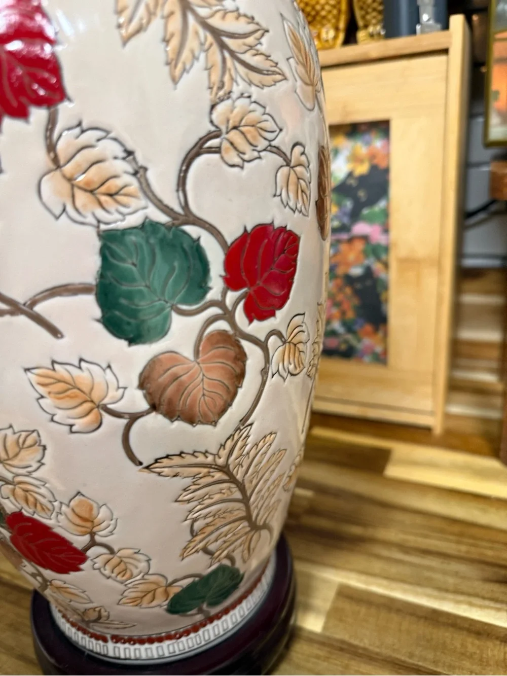 Source Unknown stylish ceramic